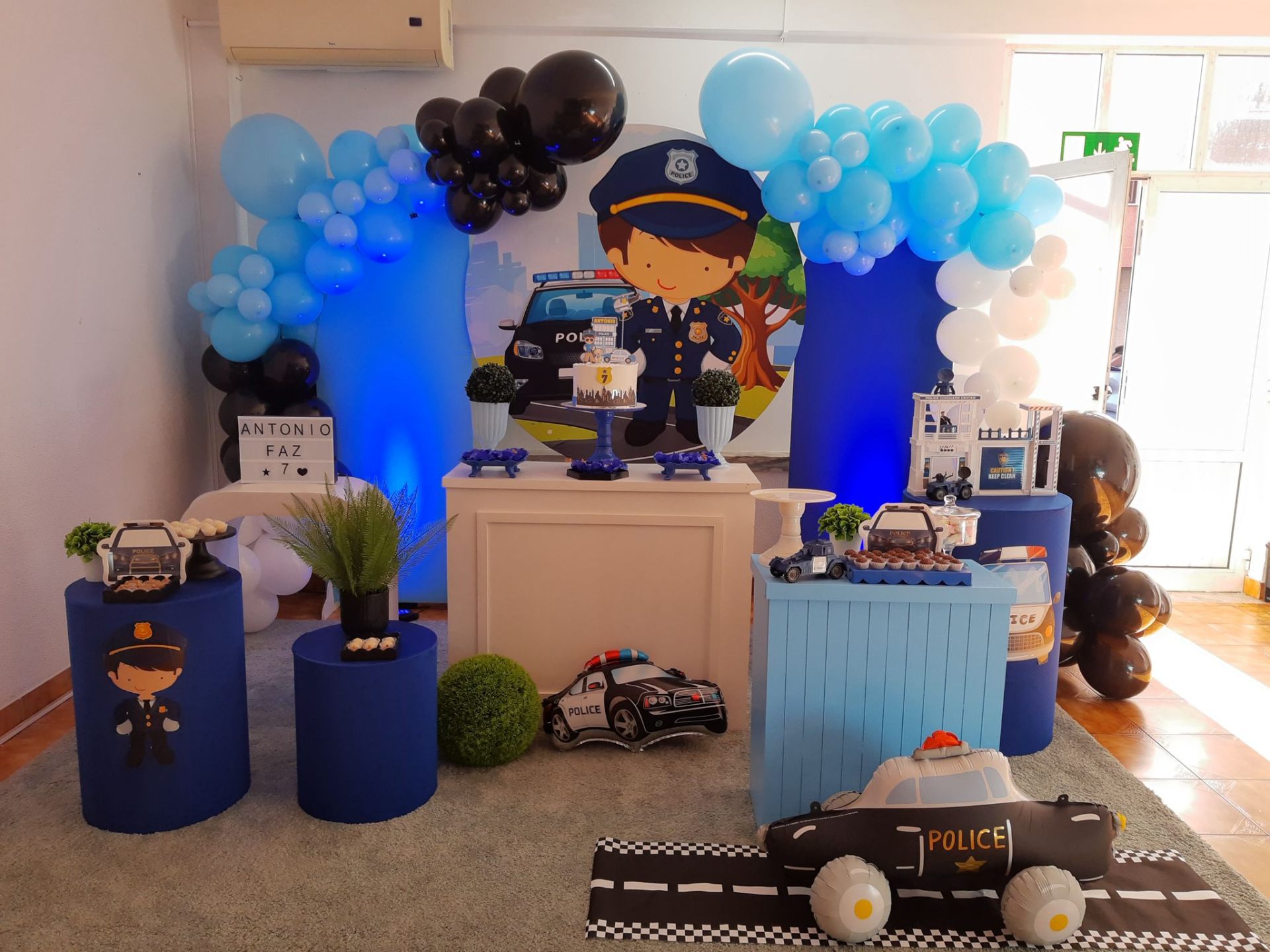 Decoração de festa com Tema Polícia no Castelo Kids, Castelo Branco